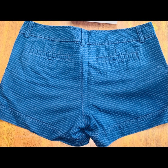 Lilly Pulitzer Shorts 10 - Picture 2 of 4